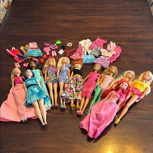 Barbie Lot 11 dolls and more